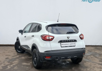 Подержанный автомобиль Renault Kaptur 2018 года (7 фото)