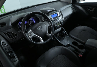 Подержанный автомобиль Hyundai ix35 2010 года (7 фото)