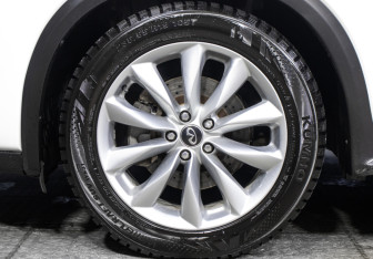 Подержанный автомобиль Infiniti QX50 2019 года (22 фото)