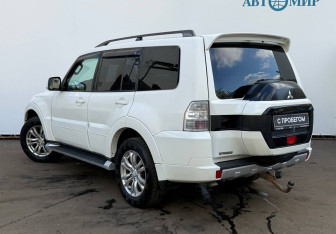 Подержанный автомобиль Mitsubishi Pajero 2014 года (6 фото)