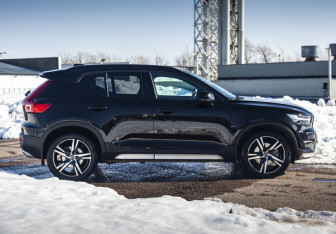 Подержанный автомобиль Volvo XC40 2019 года (5 фото)