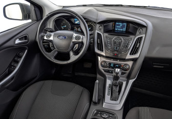 Подержанный автомобиль Ford Focus Wagon 2012 года (29 фото)