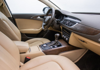 Подержанный автомобиль Audi A6 Sedan 2014 года (9 фото)