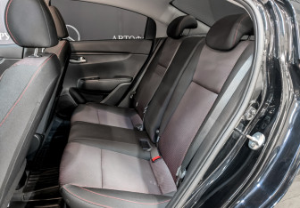 Подержанный автомобиль Kia Rio Sedan 2022 года (12 фото)