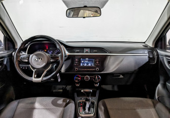 Подержанный автомобиль Kia Rio Hatchback 2021 года (13 фото)