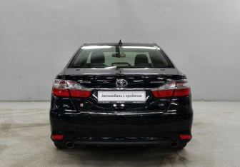 Подержанный автомобиль Toyota Camry Sedan 2015 года (6 фото)