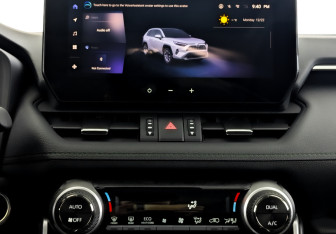 Новый Toyota RAV4 2025 (11 фото)