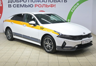 Подержанный автомобиль Kia K5 2020 года (3 фото)