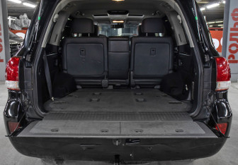Подержанный автомобиль Toyota Land Cruiser Suv 2008 года (10 фото)