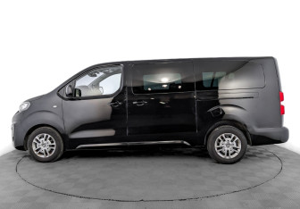 Подержанный автомобиль Peugeot Traveller 2021 года (8 фото)
