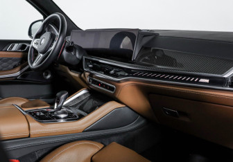 Подержанный автомобиль BMW X5 M 2025 года (9 фото)