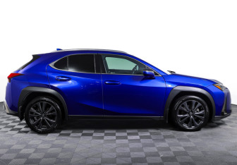 Подержанный автомобиль Lexus UX 2019 года (4 фото)