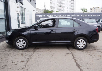 Подержанный автомобиль Skoda Rapid Liftback 2016 года (8 фото)