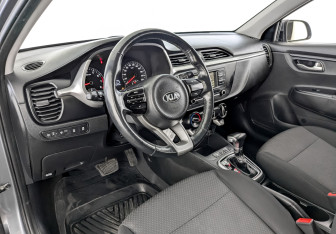 Подержанный автомобиль Kia Rio Hatchback 2021 года (16 фото)
