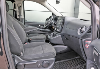 Подержанный автомобиль Mercedes-Benz Vito 2018 года (10 фото)