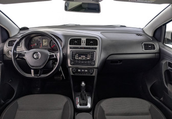 Подержанный автомобиль Volkswagen Polo Sedan 2016 года (14 фото)