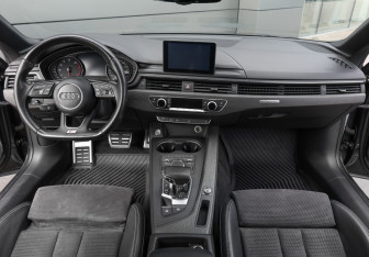 Подержанный автомобиль Audi A5 Coupe 2016 года (13 фото)