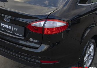 Подержанный автомобиль Ford Fiesta Sedan 2018 года (23 фото)