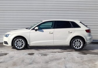 Подержанный автомобиль Audi A3 Hatchback 2014 года (8 фото)