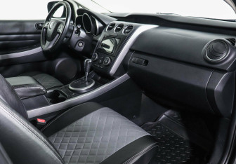 Подержанный автомобиль Mazda CX-7 2011 года (6 фото)