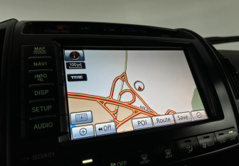 Подержанный автомобиль Toyota Land Cruiser Suv 2012 года (21 фото)