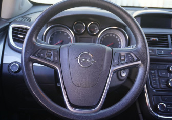 Подержанный автомобиль Opel Mokka 2013 года (14 фото)
