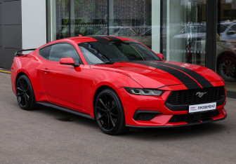 Подержанный автомобиль Ford Mustang Coupe 2024 года (3 фото)