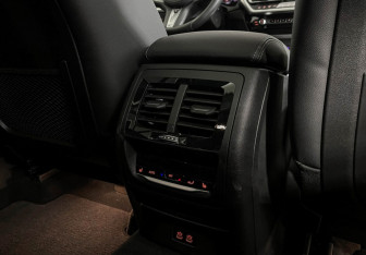 Подержанный автомобиль BMW X3 2023 года (24 фото)