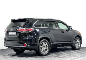 Подержанный автомобиль Toyota Highlander 2014 года (5 фото)