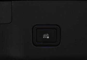 Подержанный автомобиль Changan UNI-V 2024 года (28 фото)