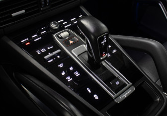 Подержанный автомобиль Porsche Cayenne 2018 года (18 фото)