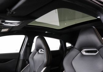 Подержанный автомобиль Changan UNI-V 2024 года (17 фото)