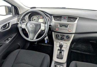 Подержанный автомобиль Nissan Sentra Sedan 2014 года (28 фото)
