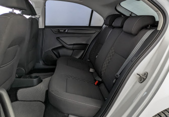 Подержанный автомобиль Skoda Rapid Liftback 2020 года (18 фото)