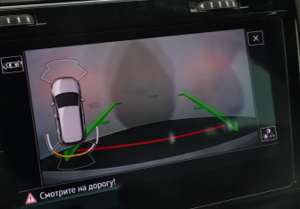 Подержанный автомобиль Volkswagen Golf GTI Hatchback 2014 года (13 фото)