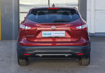 Подержанный автомобиль Nissan Qashqai 2017 года (6 фото)