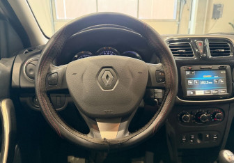 Подержанный автомобиль Renault Logan Sedan 2014 года (14 фото)