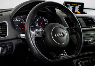 Подержанный автомобиль Audi Q3 2018 года (13 фото)