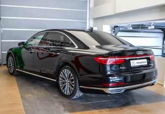 Подержанный автомобиль Audi A8 2019 года (6 фото)