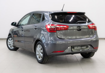 Подержанный автомобиль Kia Rio Hatchback 2012 года (7 фото)
