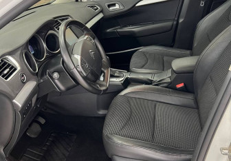 Подержанный автомобиль Citroen C4 Sedan 2017 года (9 фото)