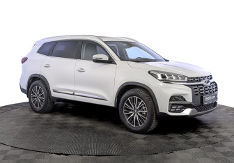 Подержанный автомобиль Chery Tiggo 8 2024 года (3 фото)