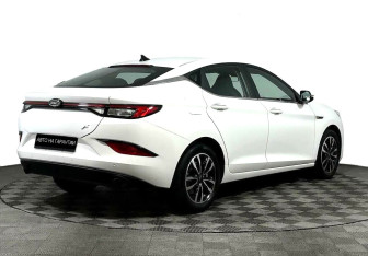 Подержанный автомобиль JAC J7 2023 года (4 фото)