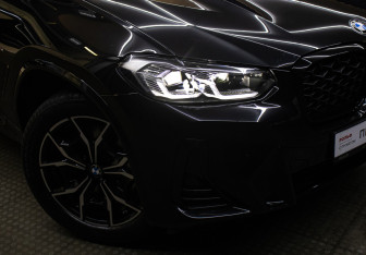 Подержанный автомобиль BMW X4 2021 года (26 фото)