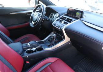 Подержанный автомобиль Lexus NX 2019 года (9 фото)