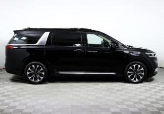 Подержанный автомобиль Kia Carnival 2020 года (4 фото)