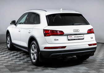 Подержанный автомобиль Audi Q5 2017 года (7 фото)