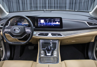 Подержанный автомобиль Evolute i-SPACE 2024 года (16 фото)