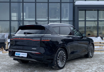 Подержанный автомобиль Voyah Free 2023 года (5 фото)