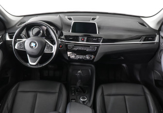 Подержанный автомобиль BMW X1 2019 года (11 фото)
